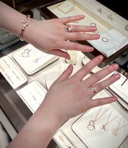 키린(Qeelin)을 아시나요? 주얼리 착용해 보고 왔어요.💫