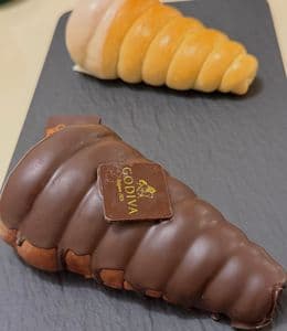 현대백화점 VIP｜ 더현대 YP 디저트 큐레이션 고디바 후기(feat. 슈슈통 가디건·구찌 플랫)