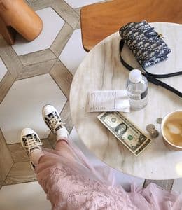 에르메스, 디올 등 믹스매치 조합으로 완성한 리조트룩