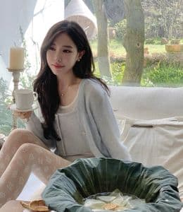 제주 여행 코디 추천, 샤넬 가디건&샤넬 스타킹 코디했어요