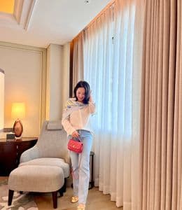 에르메스 까레, 샤넬 트윌리를 활용한 호캉스룩