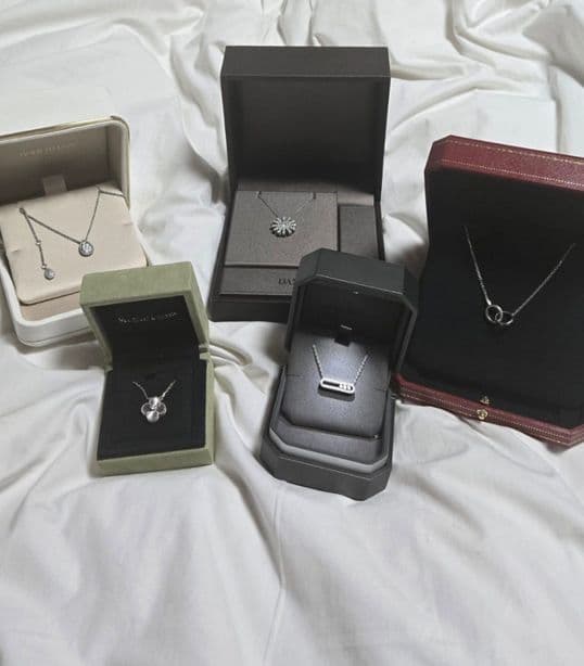 명품 주얼리 추천\n반클리프·샤넬·까르띠에 모음