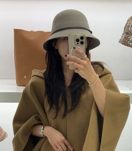 헬렌카민스키의 겨울 모자와\n케이프 코트 리뷰