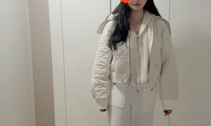 디올 까나쥬 패딩 코디 추천｜샤넬 25백과 볼링백으로 겨울룩 완성 