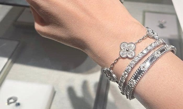 티파니 vs 반클리프 결혼기념일 주얼리 비교 리뷰｜반클리프 빼를리 화이트 골드 구매 후기