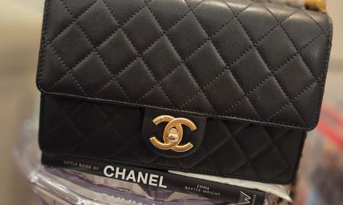 샤넬 가방 가죽 관리법｜진주 백 관리 전후 비교