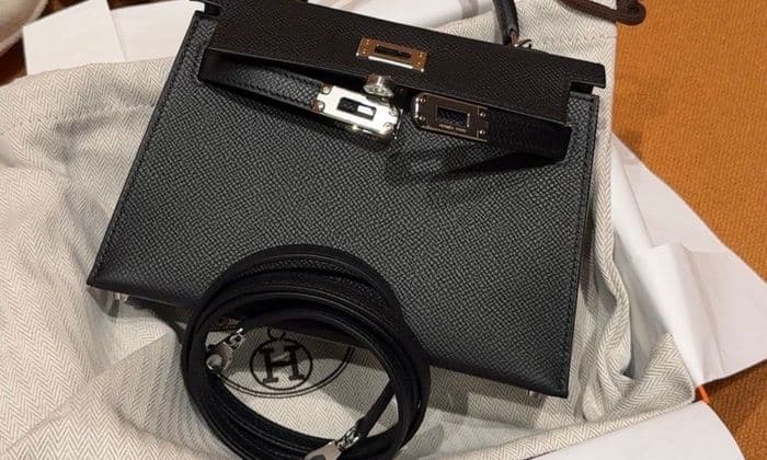 에르메스 2025 쿼터백 오퍼 스토리와 착용샷｜ 미니 켈리 앱송 블랙/은장 (feat. 이세이 미야케 원피스)