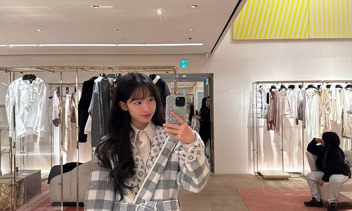 루이비통 SS26 자켓·스커트 착용 후기｜그레이 셋업 코디 리뷰