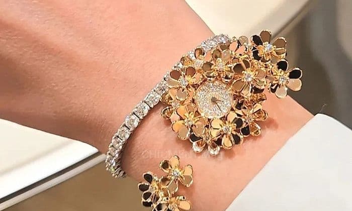 반클리프 하이 주얼리 초청 후기 | 프리볼 시크릿 워치·플라워레이스 화골 착용 리뷰