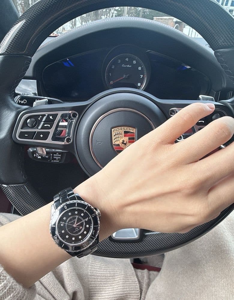 J12 33mm with diamond numerals