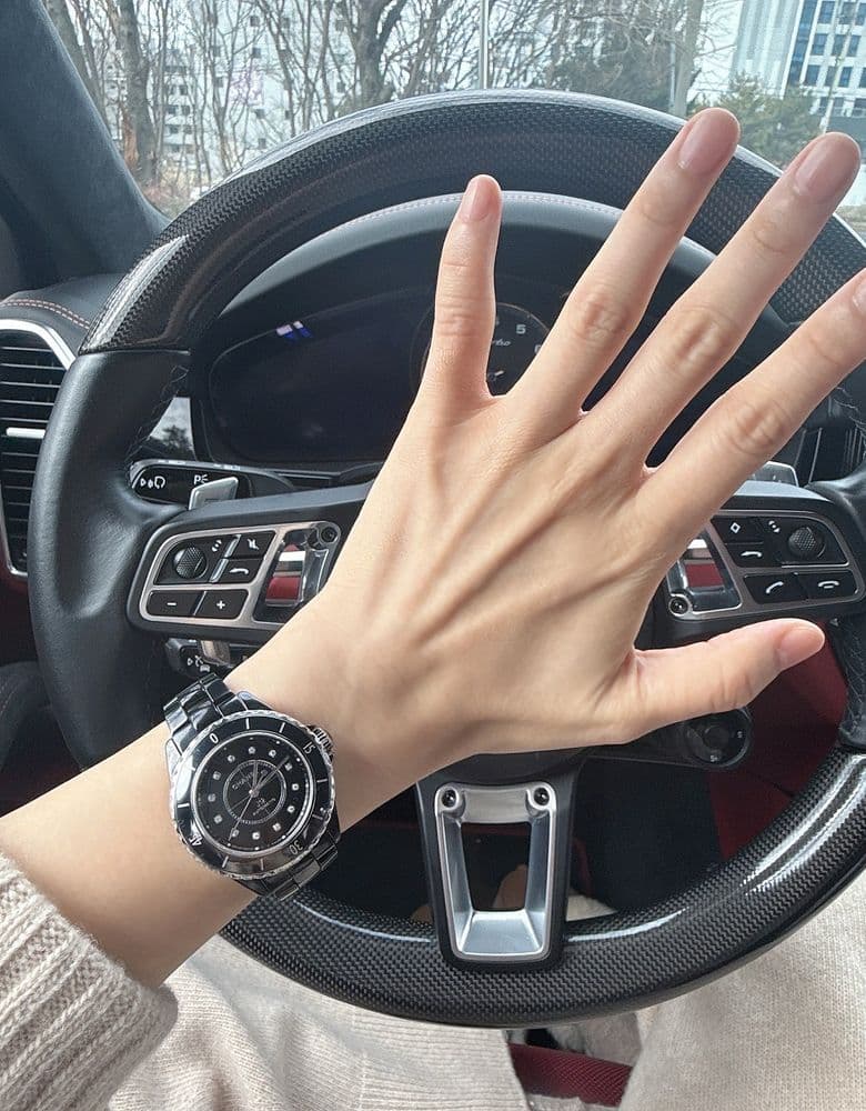 J12 33mm with diamond numerals