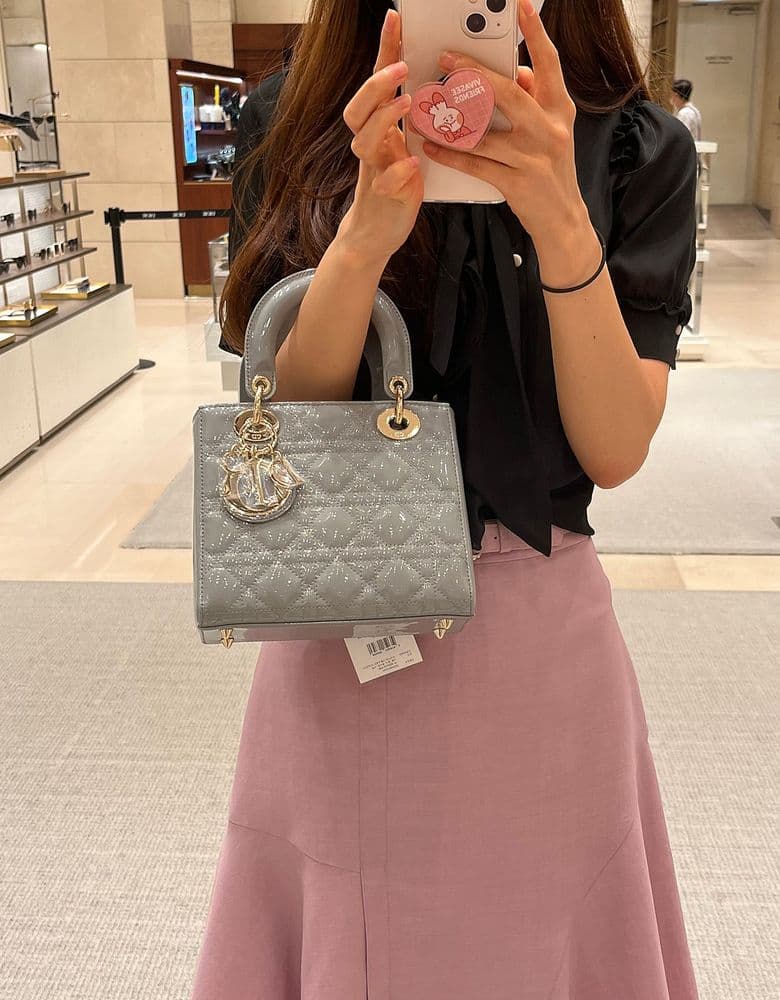 디올 레이디백 스몰 페이던트 소재 