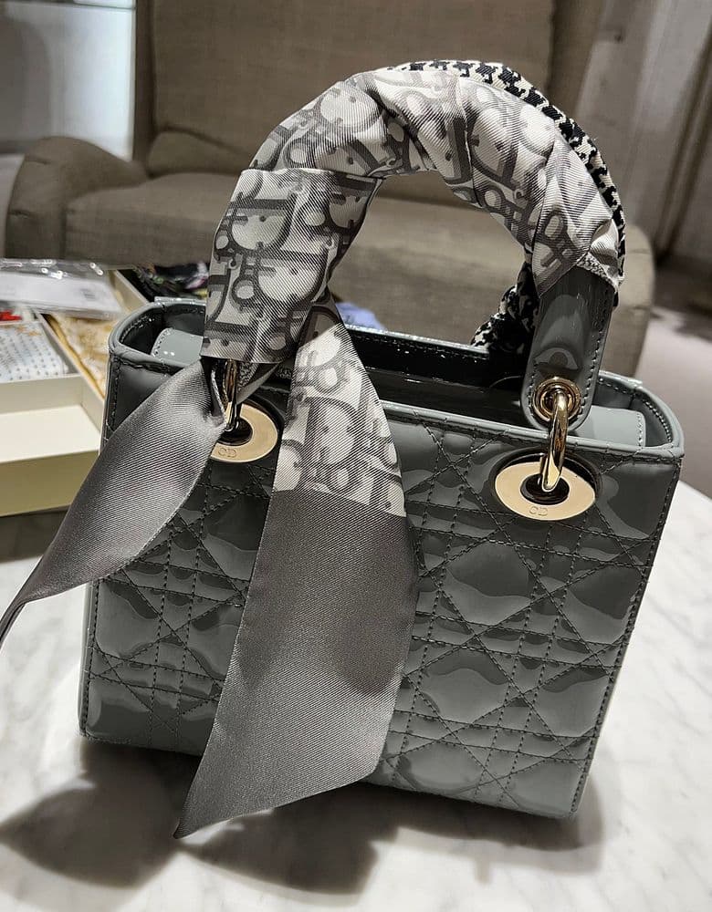 디올 오블리크 미차 그레이