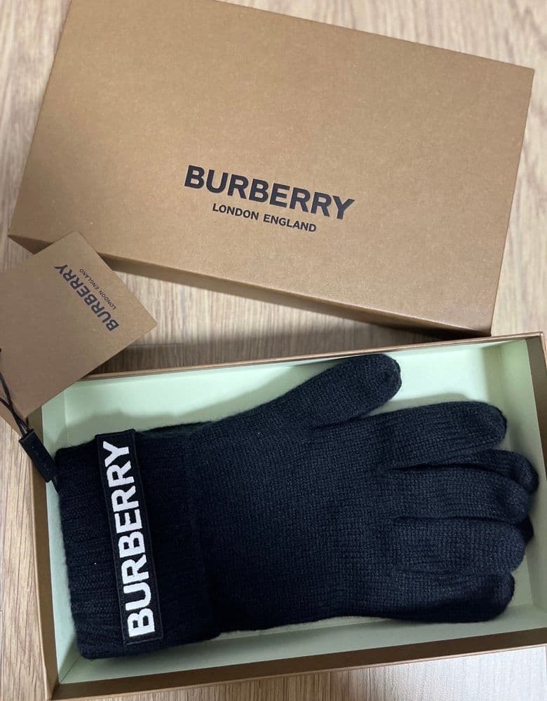 Burberry gloves