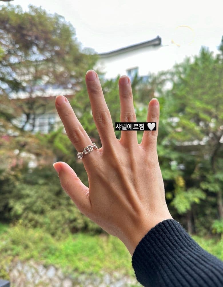 Hermès Chaine d'Ancre ring - perfect for everyday wear.