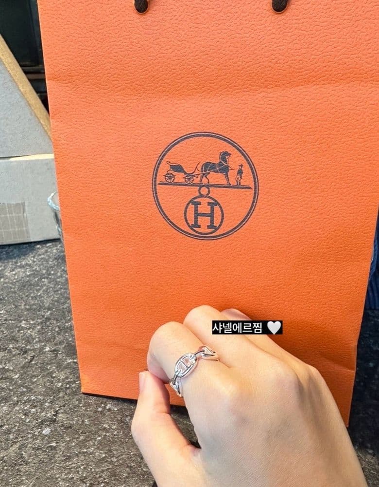 Hermès Chaine d'Ancre ring - perfect for everyday wear.