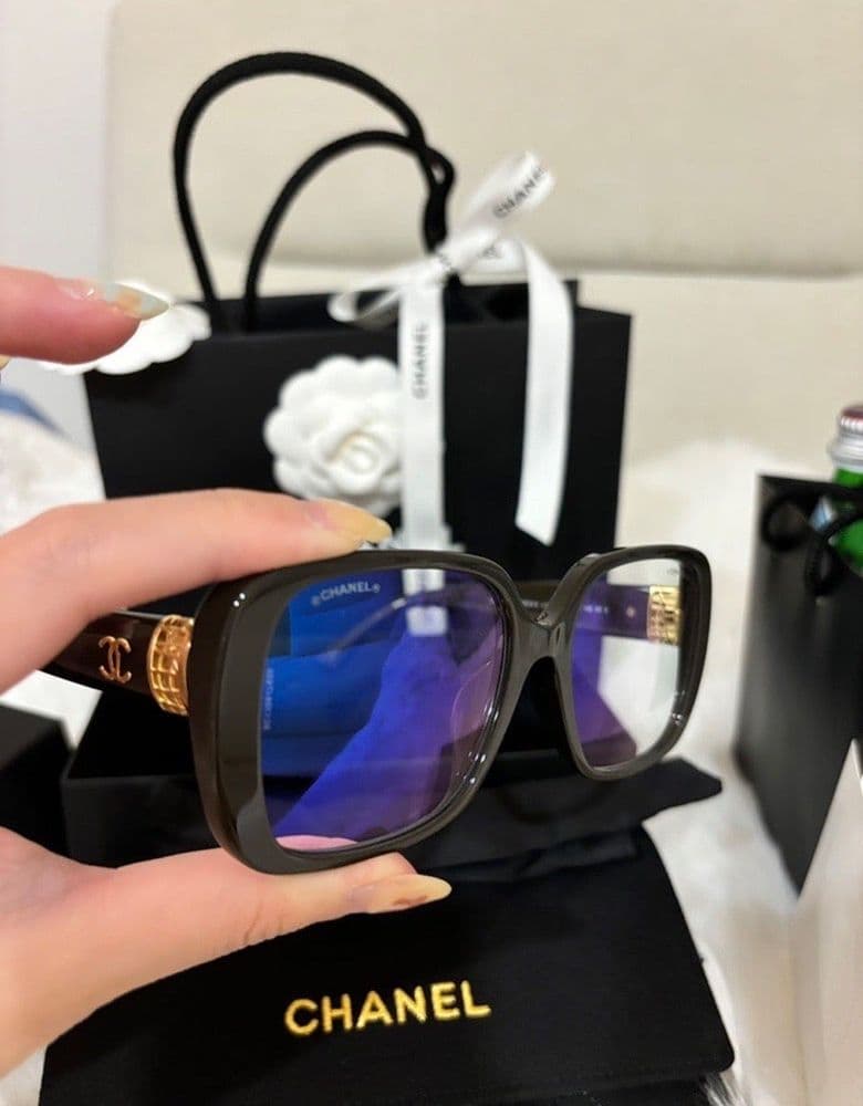Chanel glasses A71663 – perfect for a bare face.