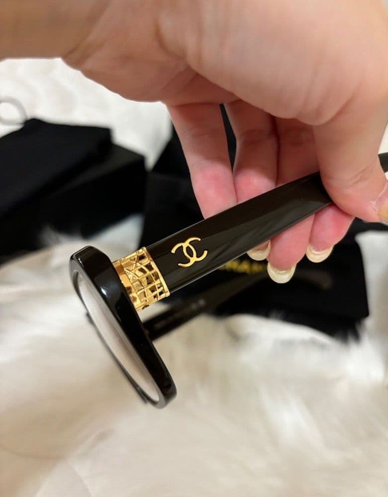 Chanel glasses A71663 – perfect for a bare face.