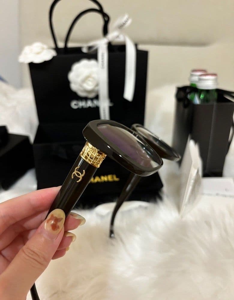 Chanel glasses A71663 – perfect for a bare face.