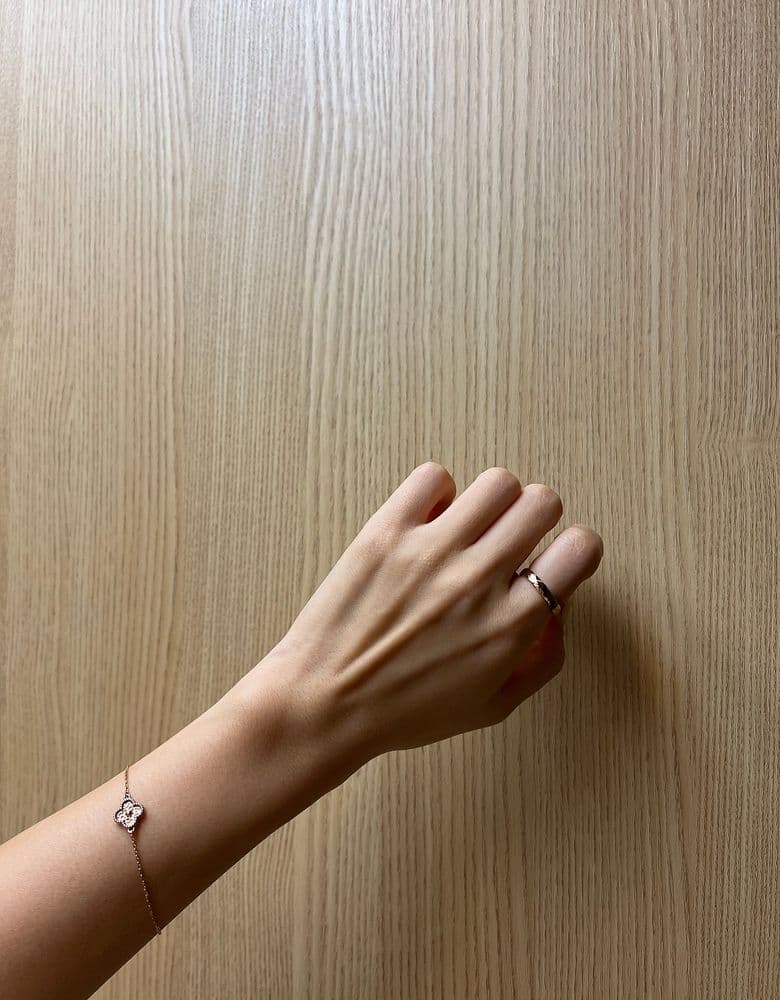 Here's a quick try-on of the Chanel Coco Crush Beige Gold mini! (Funny thing is, the duty-free shop was actually more expensive, so I ended up buying it at the department store haha)