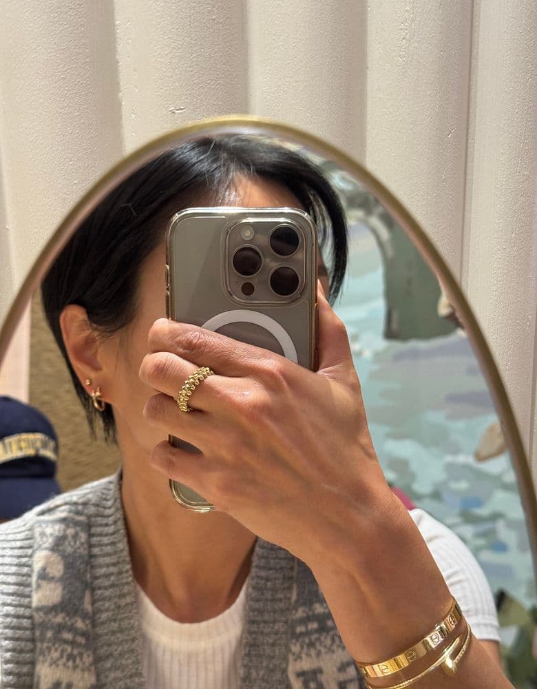 I just got the Love earrings! 😉