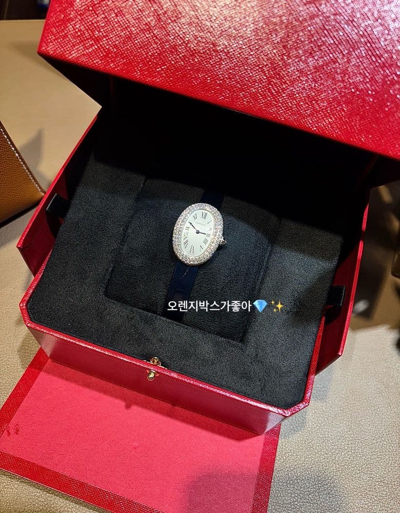 까르띠에 베누아 스몰 파베 가죽💎✨