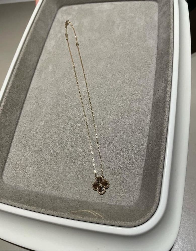 반클리프 기요세 목걸이