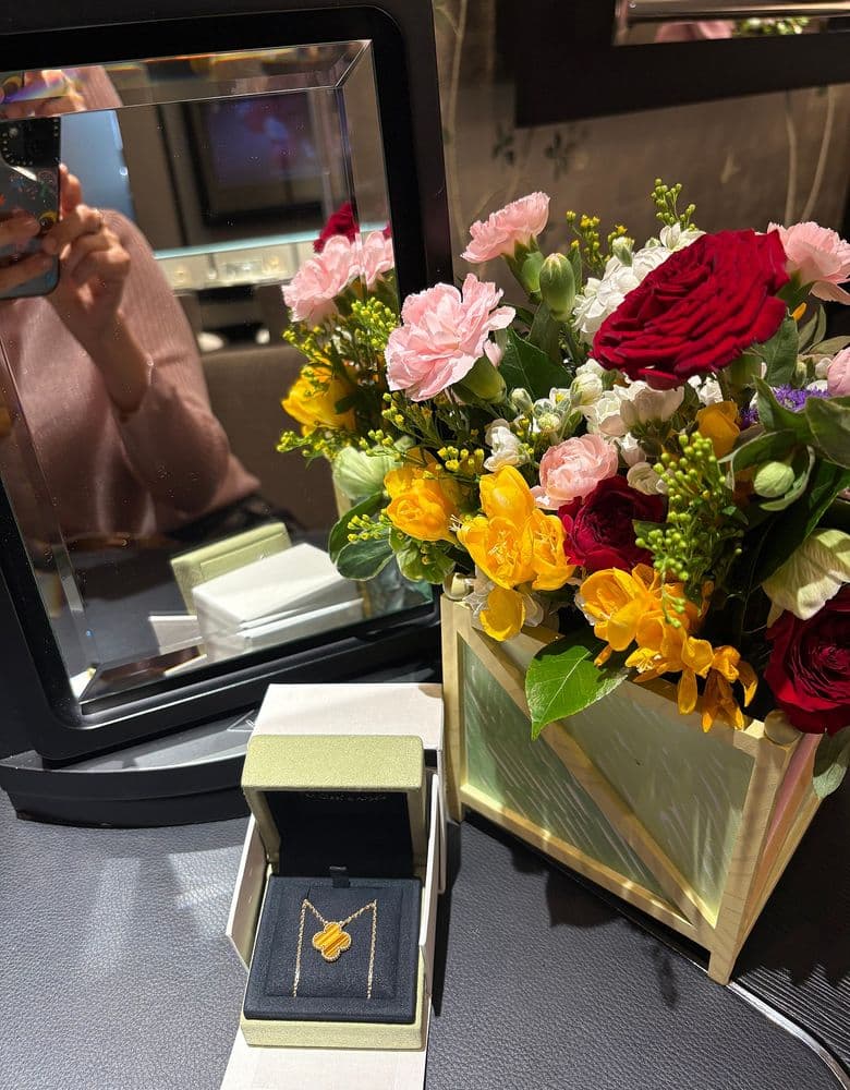 Van Cleef Alhambra Tiger Eye