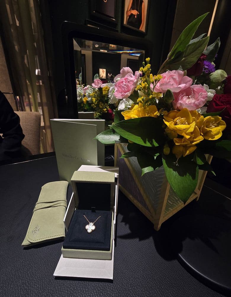 반클리프 알함브라 목걸이