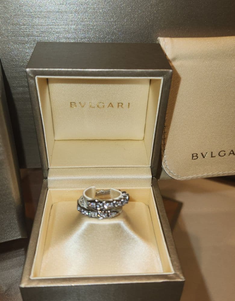 I treated myself to a Bulgari Serpenti ring!