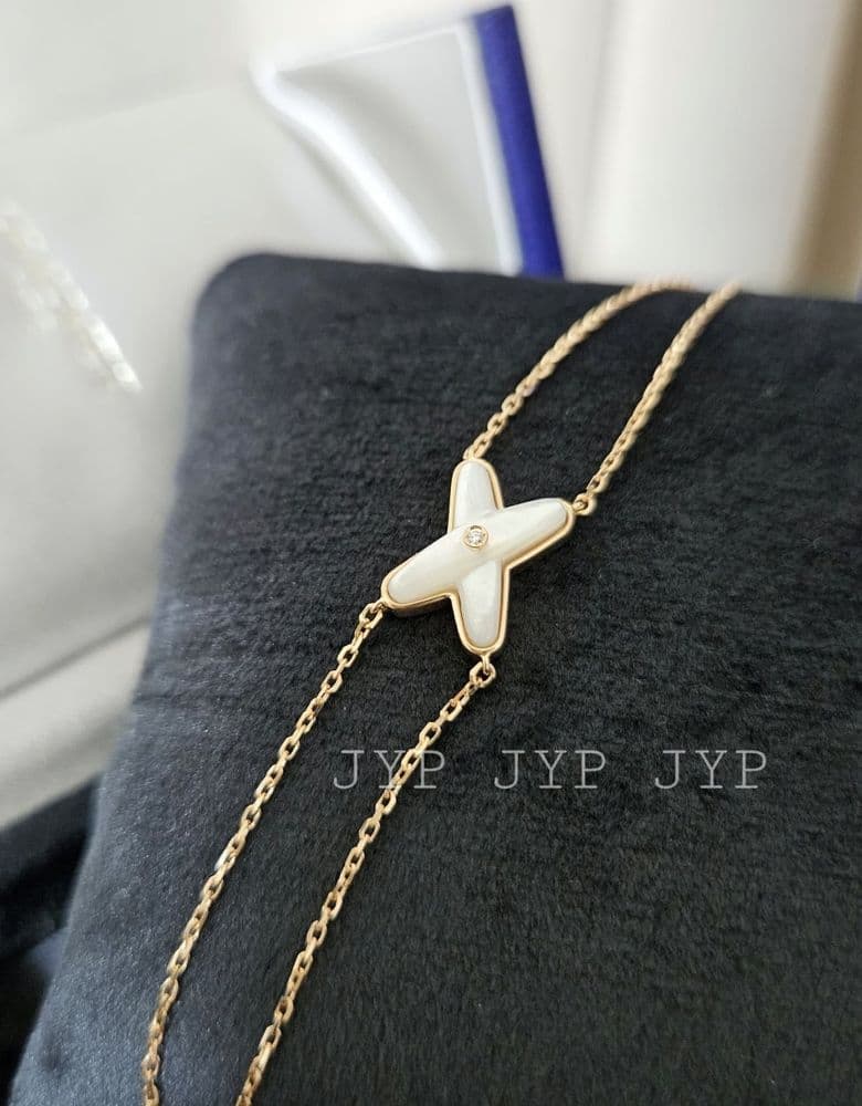 Chaumet Jeux de Liens bracelet ♥ So delicate and pretty!