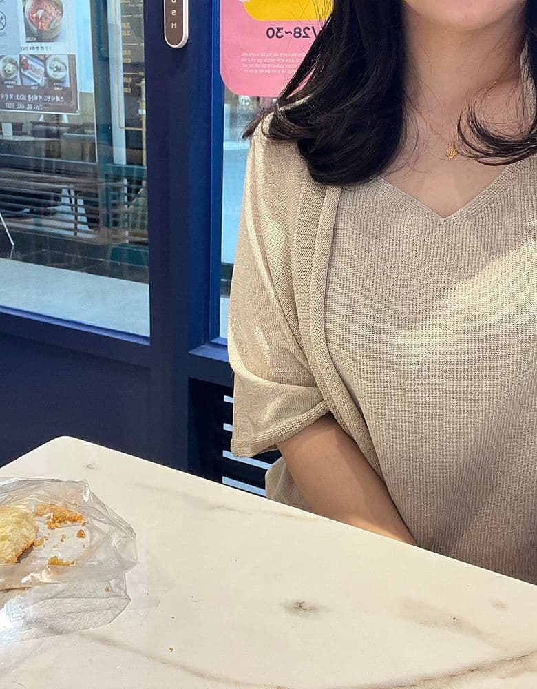 플리츠룩, 베이지룩, 비바이아 플랫 착샷, 친한 언니 빈다 목걸이 겟💫 +세르펜티와 비교 등 일상…🦥