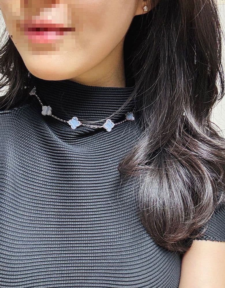 Van Cleef & Arpels Alhambra Calcedony 10 Motif