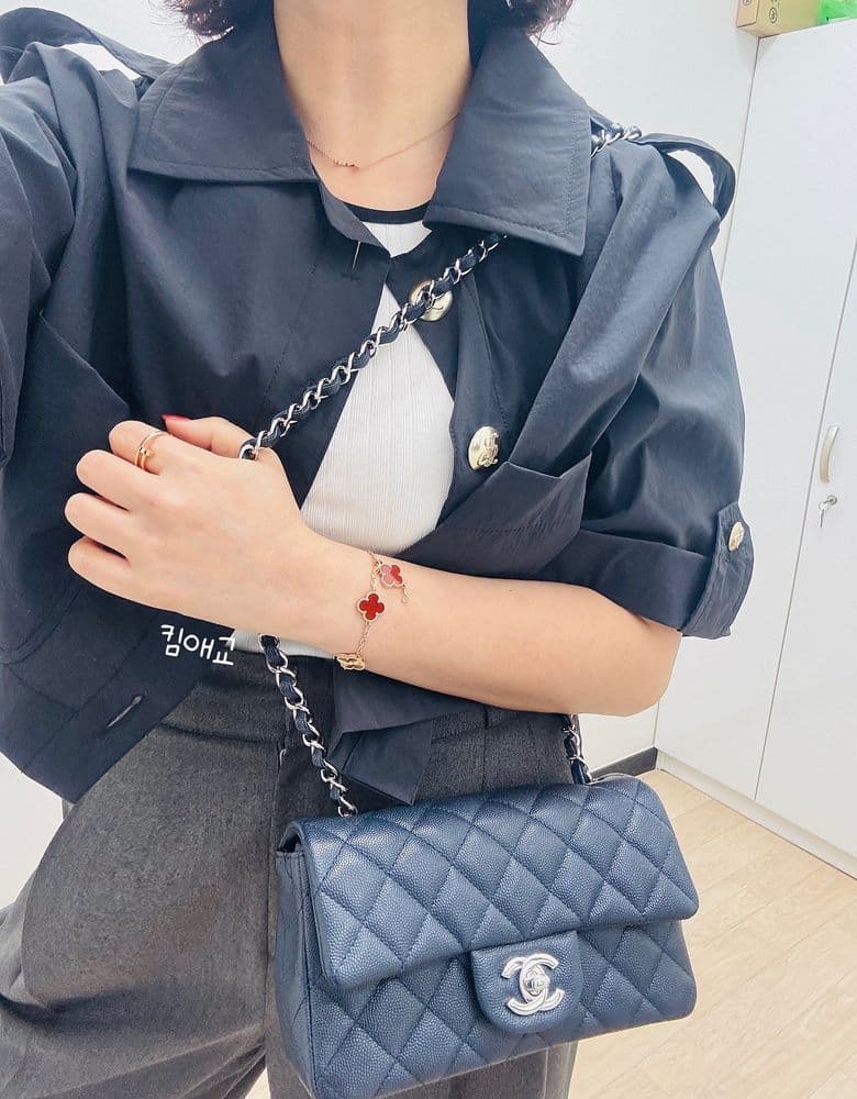 Van Cleef 5 Motif, Guilloché + Cornelian combination