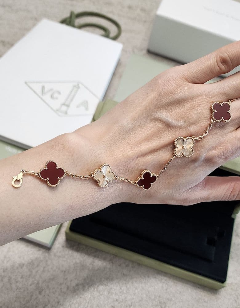 Van Cleef Kernel Guilloche 5 Motifs & Sweet Earrings