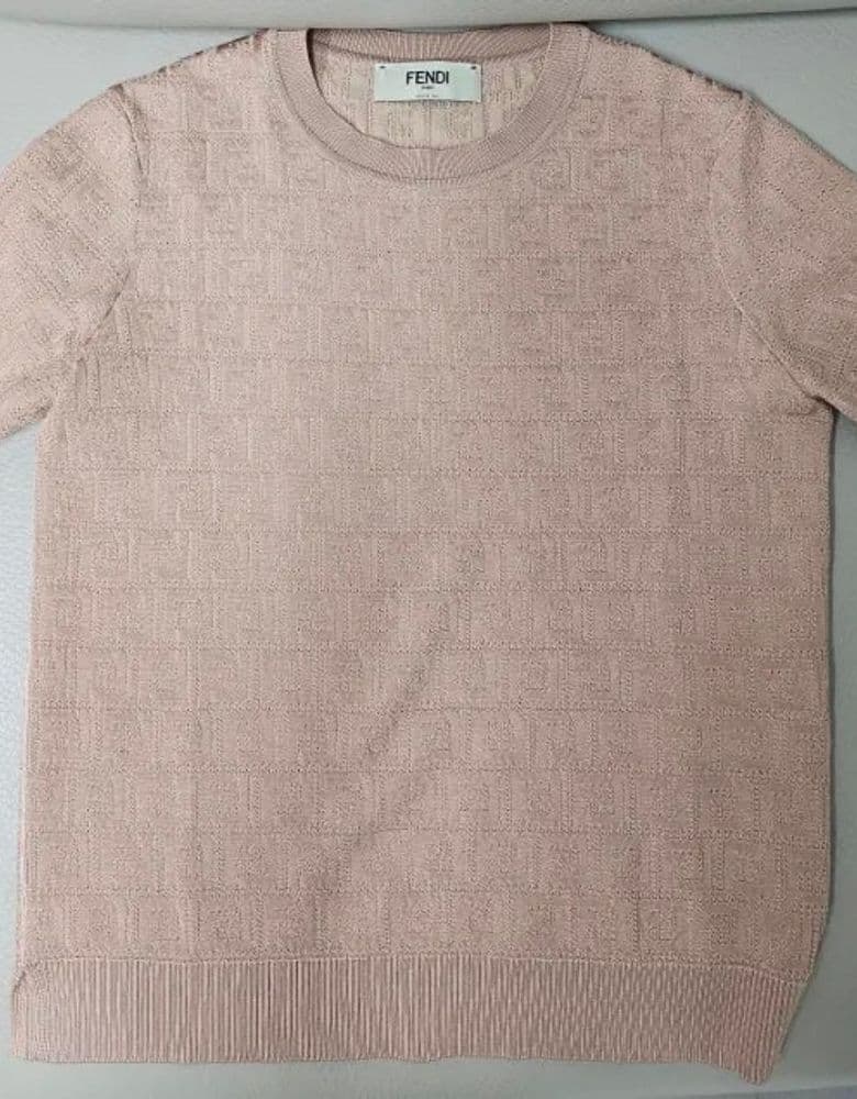 펜디 신상 니트 + 샤넬 신상 선글라스