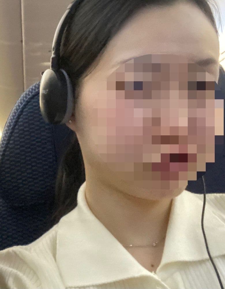 Damour necklace and earrings: S vs. XS size comparison