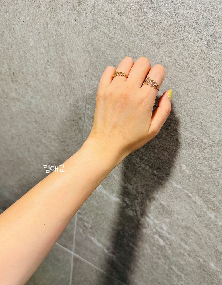 Tiffany Graffiti Paloma Love Ring in Rose Gold (Small) and Yellow Gold (Mini).