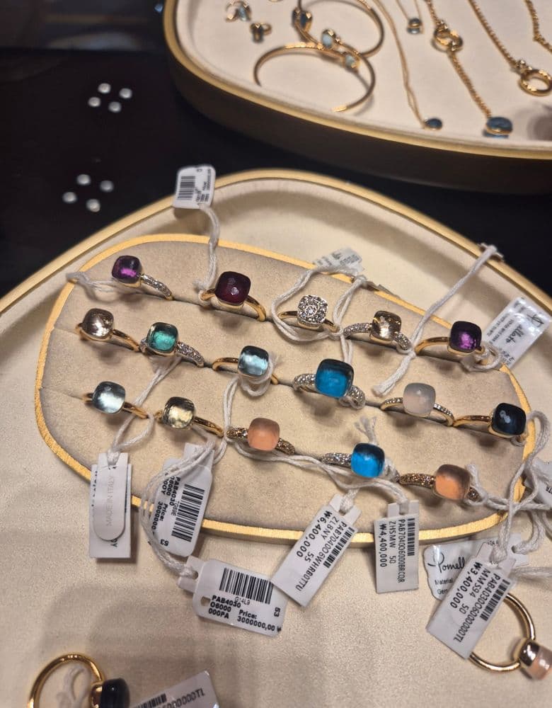 Pomellato Milky Quartz Ring