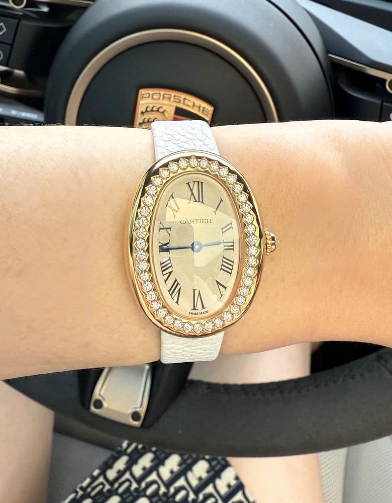 Cartier Baignoire Small, one row of diamonds, in gold.