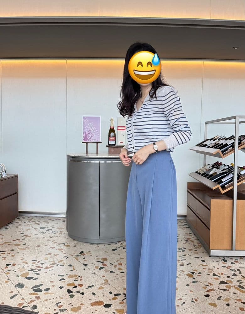 Cartier Baignoire Small, one row of diamonds, in gold.