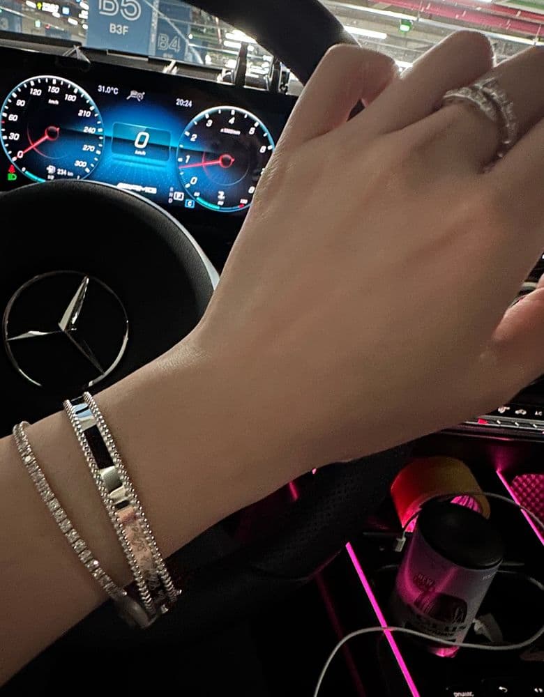 Van Cleef & Arpels Perlee Bracelet in White Gold