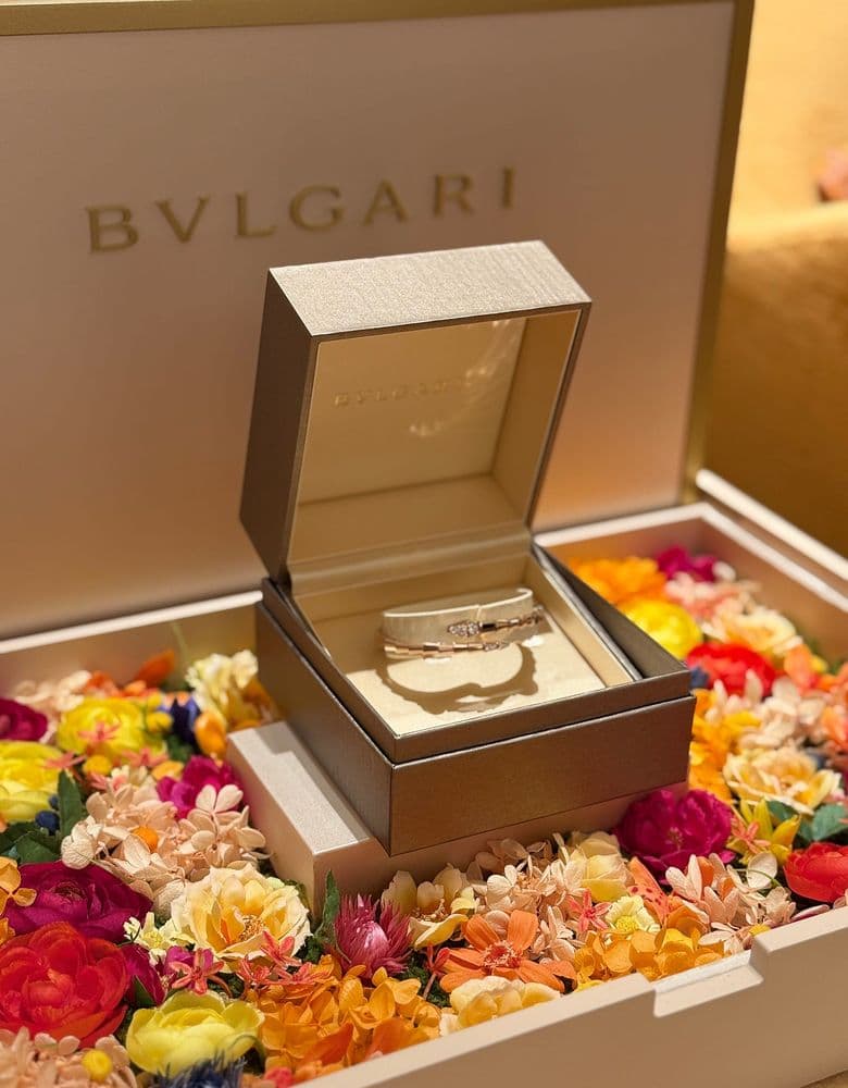 Bulgari Serpenti ring (full pavé) and bracelet (demi-pavé)