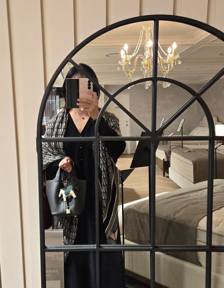 Gucci Horsebit & Dior Shawl, paired with a Picotin... a timeless combination.