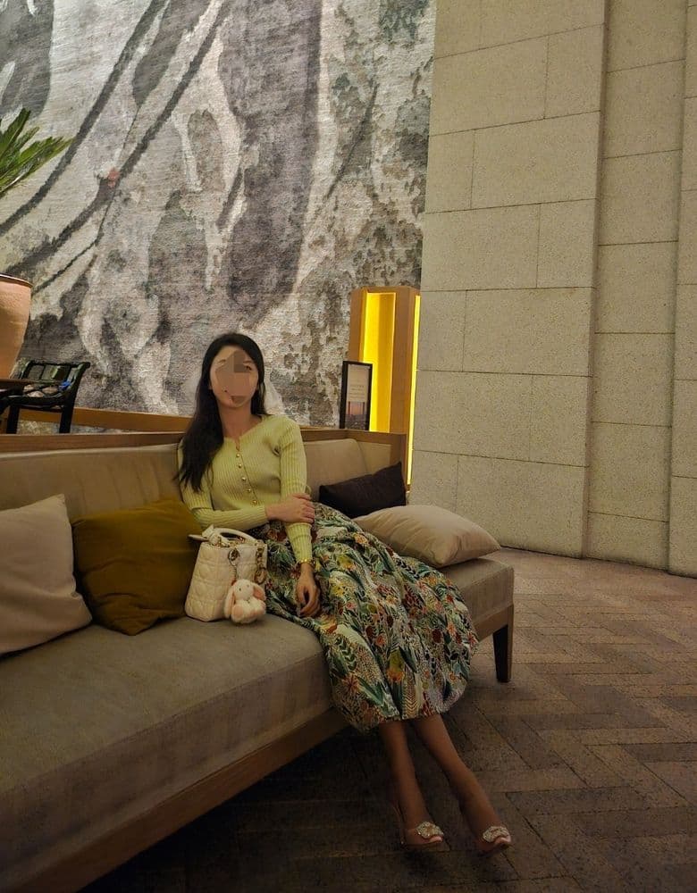 디올 레이디백, 마놀로볼라닉 구두 코디