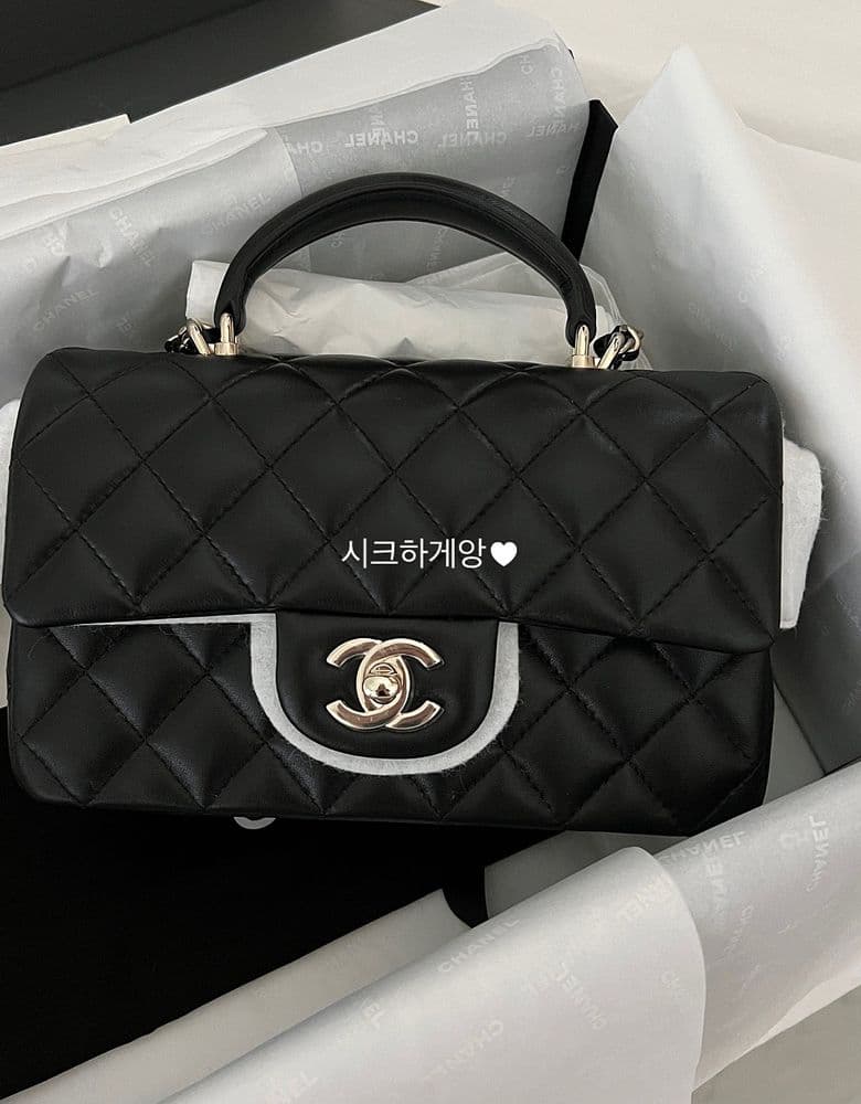 샤넬 뉴미니 탑핸들 블랙