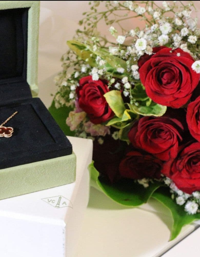 Van Cleef & Arpels Sweet Alhambra Carnelian Necklace