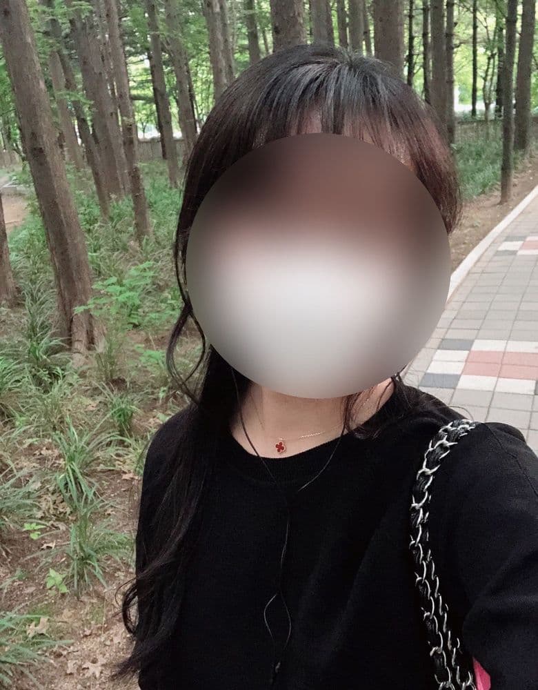 Van Cleef & Arpels Sweet Alhambra Carnelian Necklace