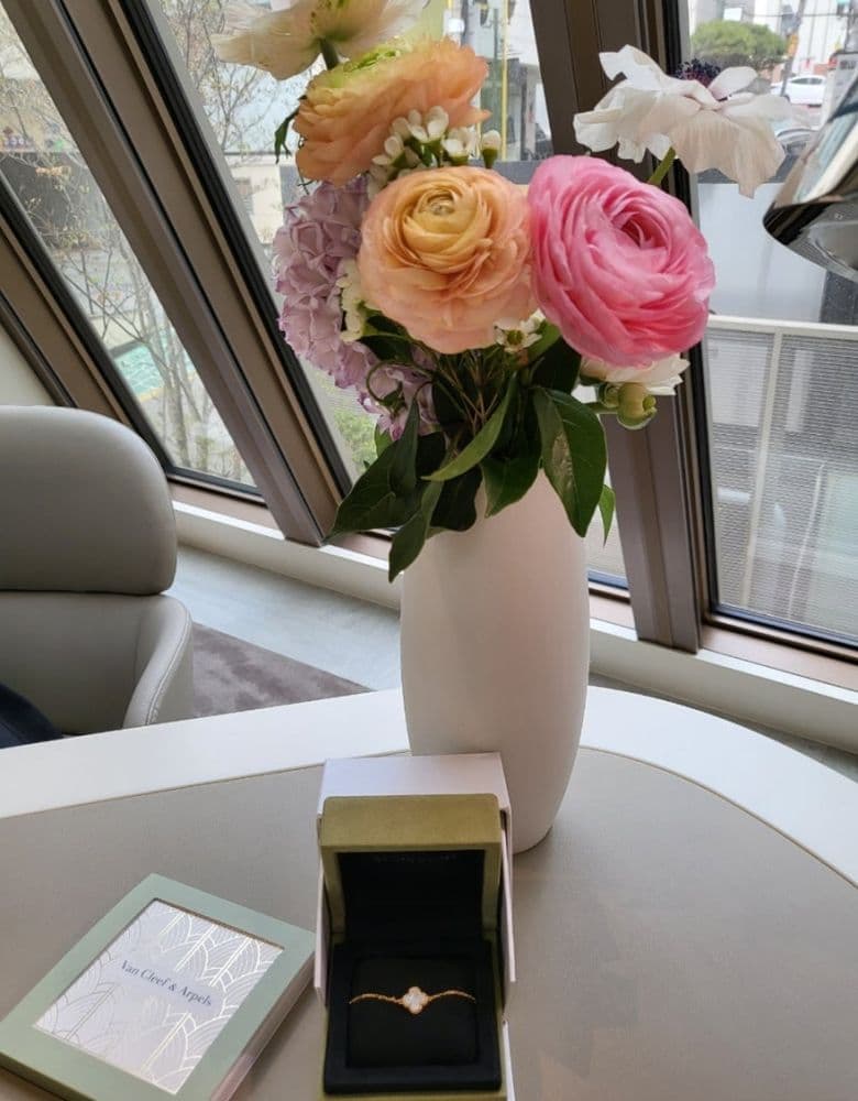 반클리프 스위트 브레이슬릿 알함브라 마더오브펄 팔찌