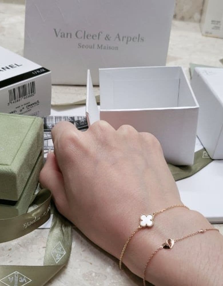 반클리프 스위트 브레이슬릿 알함브라 마더오브펄 팔찌